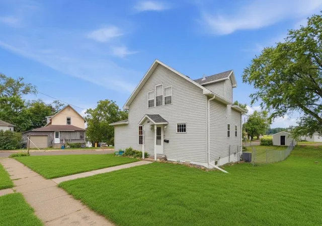 2nd image of 142 Maple St E, Amery, WI 54001 | MLS# 7095033