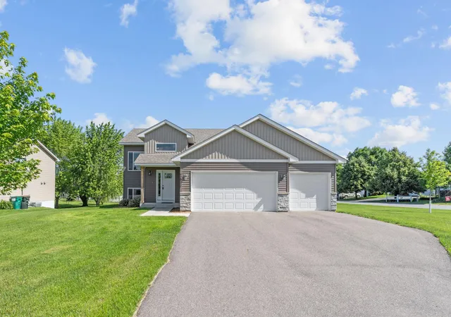 Photo 2 of Single family home for sale at 720 Mallard Ave, Winsted, MN 55395 | MLS# 7095035 | Listing updated on 2026-09-21