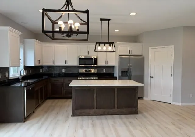 image of 987 45th Ave Ne, Saint Cloud, MN 56304 | MLS# 7095045