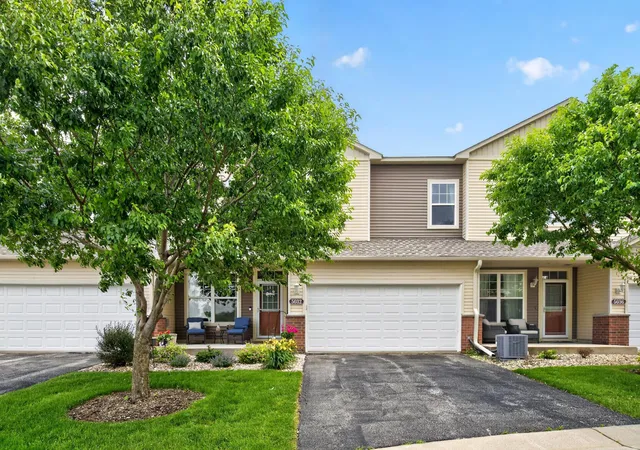 Photo 2 of Sale Pending at 5032 Cherrybark Ln Se, Rochester, MN 55904 | MLS# 7095060 | Listing updated on 2026-08-28