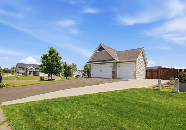 Homes for sale in Cambridge, MN | 1632 Jefferson St S, Cambridge, MN 55008 | MLS# 7095079