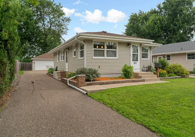 1st image of 6738 Knoll St N, Golden Valley, MN 55427 | MLS# 7095086