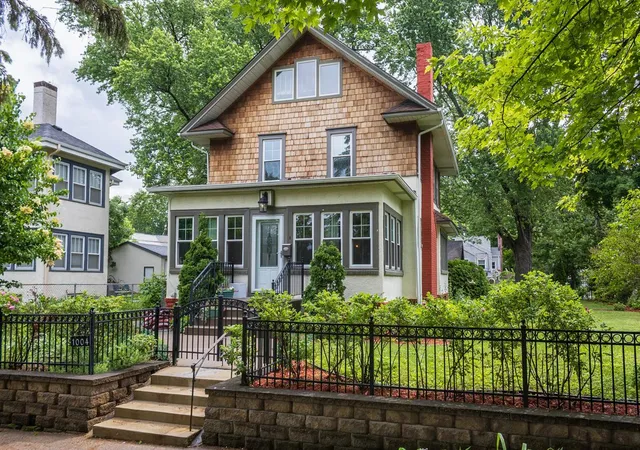 1st image of 1004 Sheridan Ave N, Minneapolis, MN 55411 | MLS# 7095101