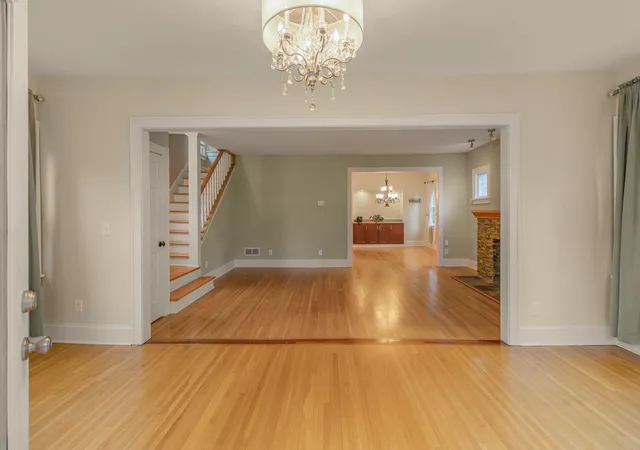 4th image of 1004 Sheridan Ave N, Minneapolis, MN 55411 | MLS# 7095101