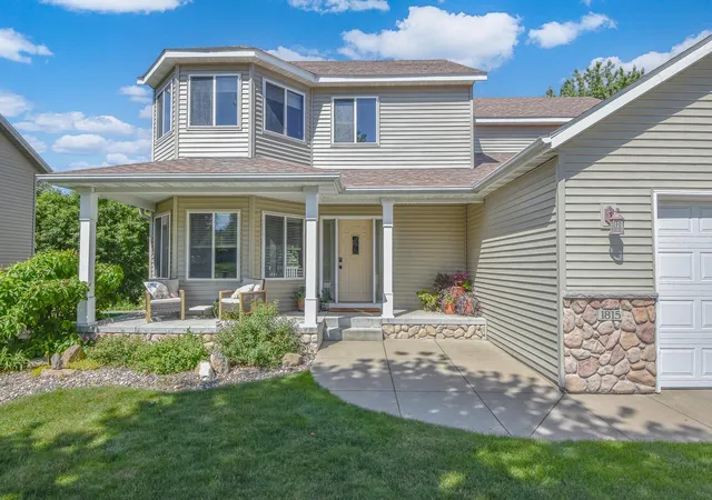 2nd image of 1815 Star Dr, Sauk Rapids, MN 56379 | MLS# 7095110
