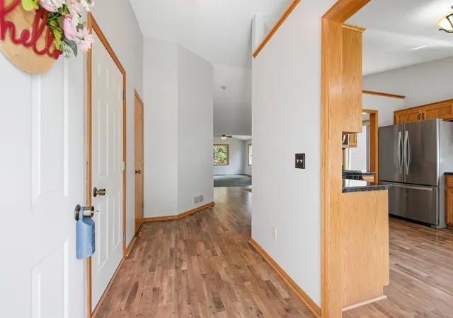 5th image of 922 105Th Ave Nw, Minneapolis, MN 55433 | MLS# 7095119