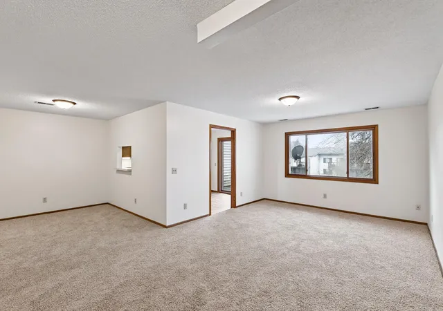 Homes for sale in Coon Rapids, MN | 20 94th Cir NW, Coon Rapids, MN 55448
