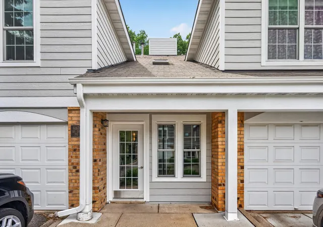 Homes for sale in Minnetonka, MN | 6167 Chasewood Pkwy #202, Minnetonka, MN 55343 | MLS# 7095153