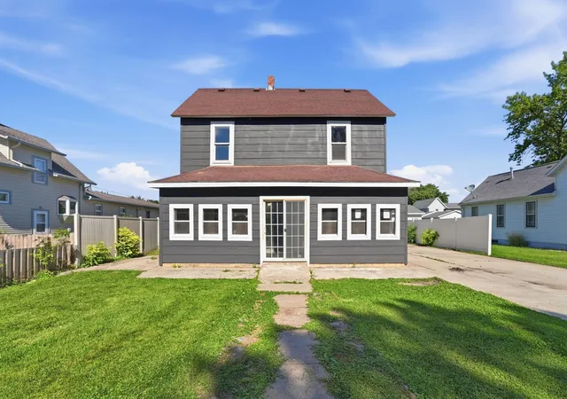 Photo 1 of Single family home for sale at 406 12th Street S, Benson, MN 56215 | MLS# 7095162 | Listing updated on 2026-09-12