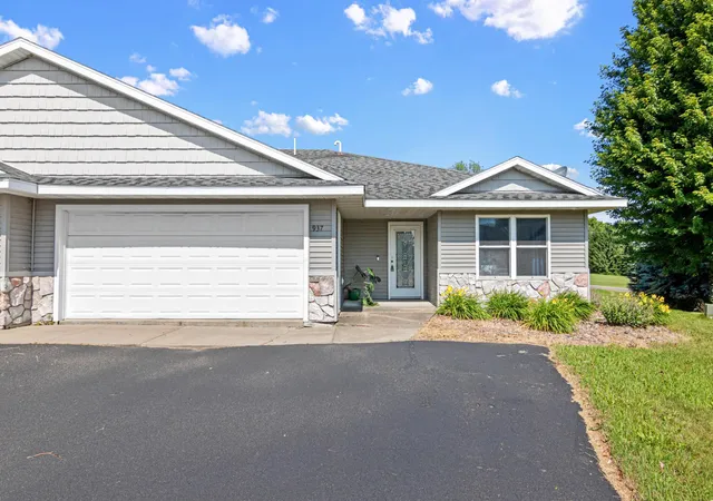 Homes for sale in Ellsworth, WI | 937 Anika Ct, Ellsworth, WI 54011 | MLS# 7095188