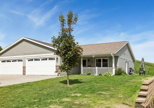 Homes for sale in Menomonie, WI | 166 Amber View St, Menomonie, WI 54751 | MLS# 7095198