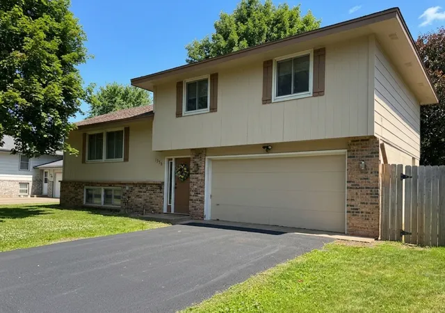 1st image of 7356 Douglas Dr N, Brooklyn Park, MN 55443 | MLS# 7095210