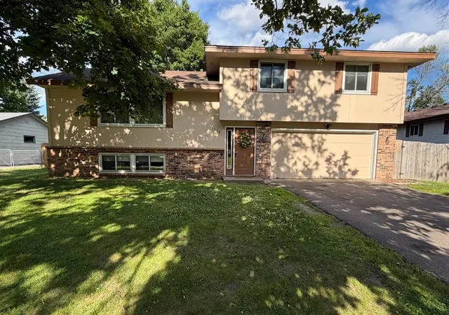 2nd image of 7356 Douglas Dr N, Brooklyn Park, MN 55443 | MLS# 7095210