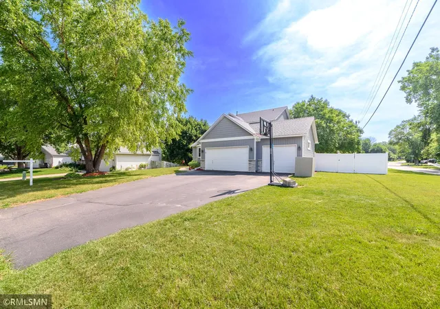 Homes for sale in Burnsville, MN | 1521 Earle Wy, Burnsville, MN 55306 | MLS# 7095213