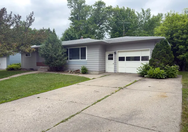 Photo 1 of Single family home for sale at 1107 17th Street S, Moorhead, MN 56560 | MLS# 7095214 | Listing updated on 2026-08-24