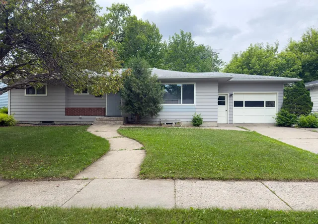 Photo 3 of Single family home for sale at 1107 17th Street S, Moorhead, MN 56560 | MLS# 7095214 | Listing updated on 2026-08-24