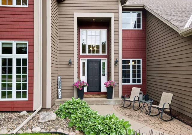 Photo 2 of Single family home for sale at 8796 Horizon Ridge, Victoria, MN 55386 | MLS# 7095224 | Listing updated on 2026-10-01