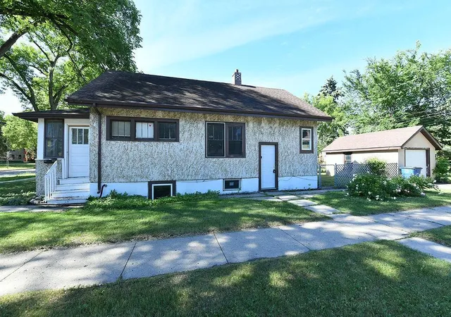 3rd image of 901 5Th St S, Moorhead, MN 56560 | MLS# 7095234