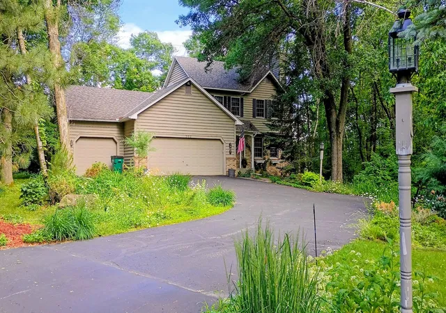 Homes for sale in Stillwater, MN | 303 Hazel St W, Stillwater, MN 55082 | MLS# 7095254