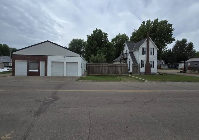 Homes for sale in Springfield, MN | 101 Wilson St, Springfield, MN 56087 | MLS# 7095297