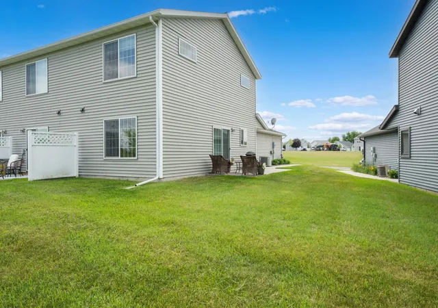 3rd image of 519 Pointe Ct Sw, Rochester, MN 55902 | MLS# 7095312