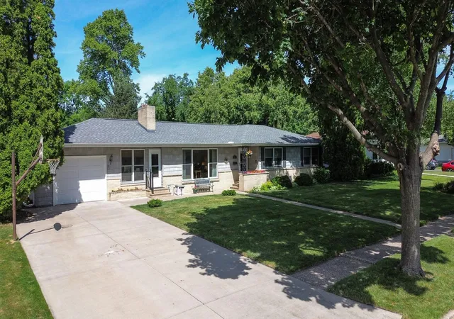 Homes for sale in River Falls, WI | 415 N 8th St, River Falls, WI 54022 | MLS# 7095331