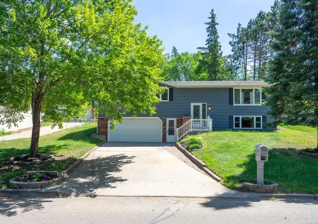 1st image of 1713 Graydon Ave, Brainerd, MN 56401 | MLS# 7095393