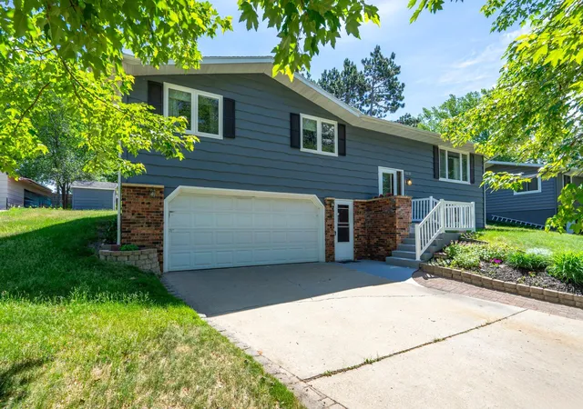3rd image of 1713 Graydon Ave, Brainerd, MN 56401 | MLS# 7095393