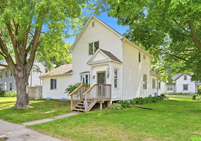 1st image of 180 S Plum St, Ellsworth, WI 54011 | MLS# 7095396