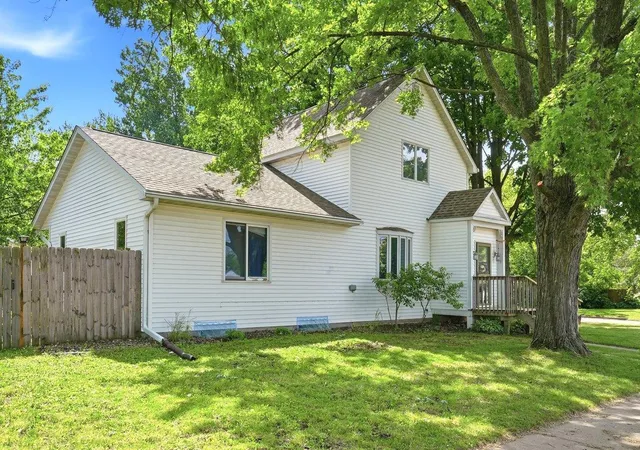 5th image of 180 S Plum St, Ellsworth, WI 54011 | MLS# 7095396