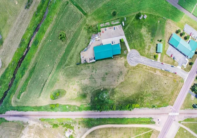 7th image of 321 E Burlington Cir, Marshall, MN 56258 | MLS# 7095404