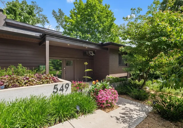3rd image of 549 Turnpike Rd, Golden Valley, MN 55416 | MLS# 7095422