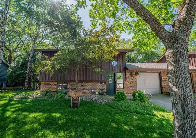 Photo 1 of Single family home for sale at 733 11th Street Nw, Willmar, MN 56201 | MLS# 7095424 | Listing updated on 2026-08-15