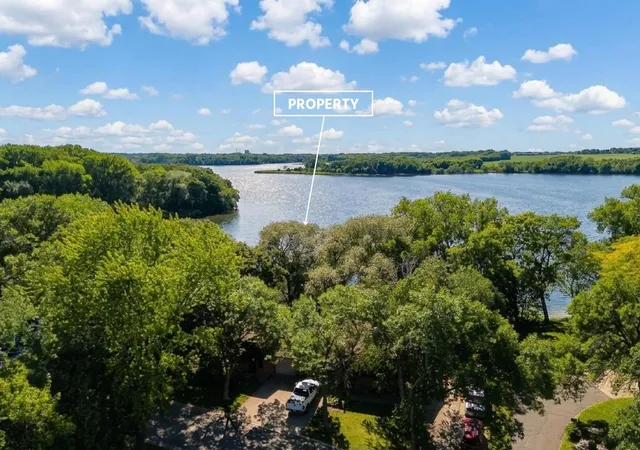 Photo 2 of Single family home for sale at 733 11th Street Nw, Willmar, MN 56201 | MLS# 7095424 | Listing updated on 2026-08-15