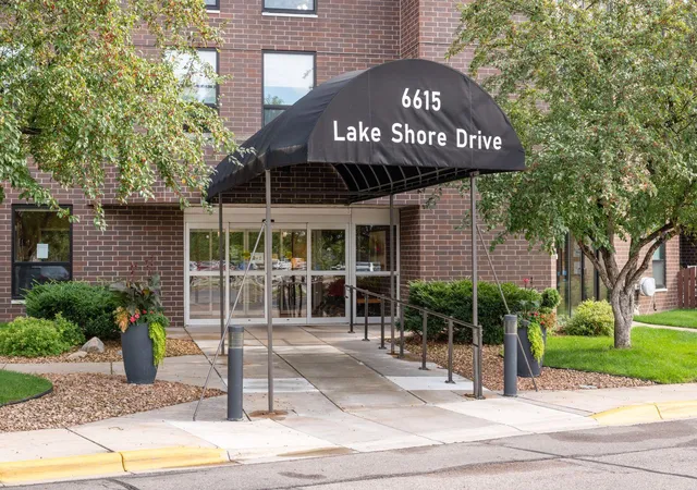 Homes for sale in Richfield, MN | 6615 Lake Shore Dr S #1009, Richfield, MN 55423 | MLS# 7095425