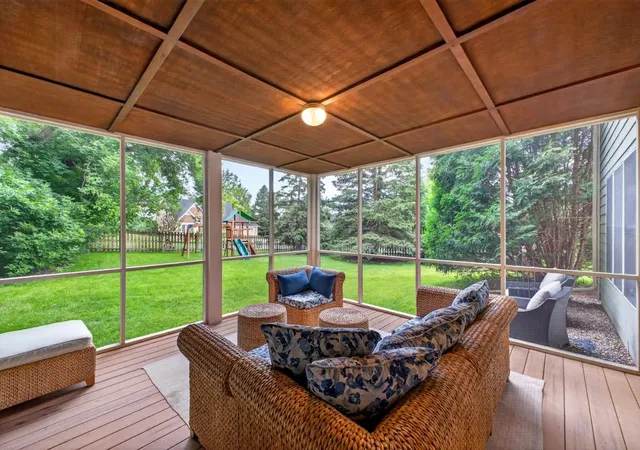 Photo 3 of Single family home for sale at 3010 Fox Valley Dr Sw, Rochester, MN 55902 | MLS# 7095446 | Listing updated on 2026-10-08