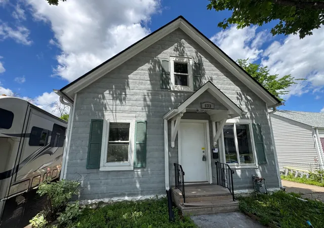 Photo 1 of Single family home for sale at 633 Parkway Dr, Saint Paul, MN 55106 | MLS# 7095472 | Listing updated on 2026-09-21