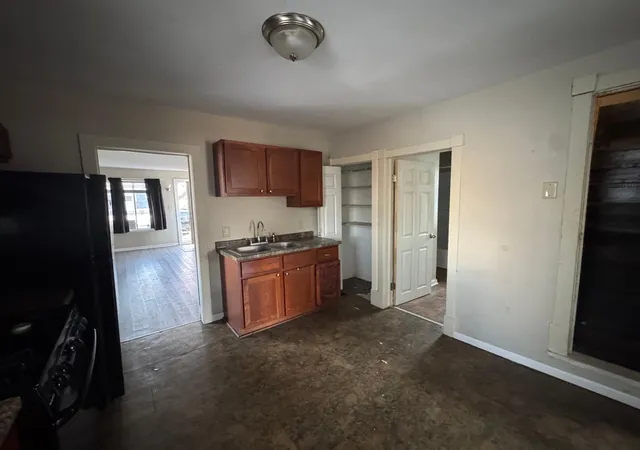 Photo 4 of Single family home for sale at 633 Parkway Dr, Saint Paul, MN 55106 | MLS# 7095472 | Listing updated on 2026-09-21