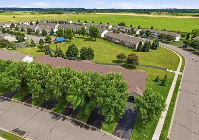3rd image of 4104 Jarmann Ln, Shakopee, MN 55379 | MLS# 7095496