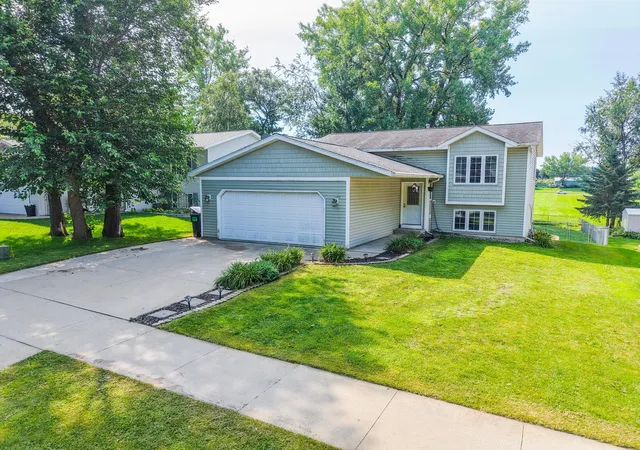 1st image of 3834 Strathmore Ln Se, Rochester, MN 55904 | MLS# 7095498