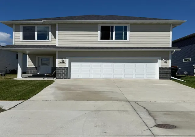 1st image of 401 7th St E, Horace, ND 58047 | MLS# 7095508