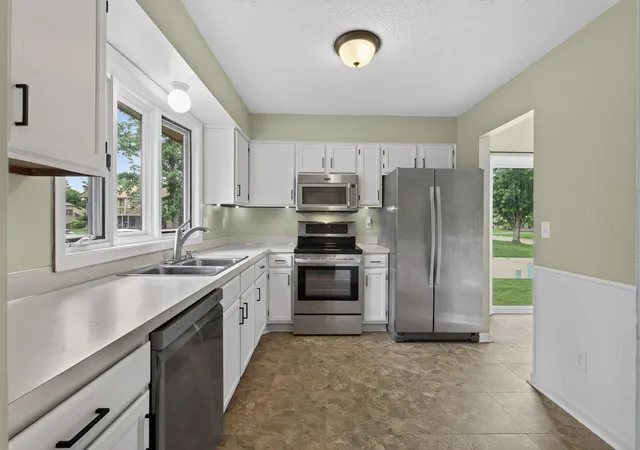 Homes for sale in Plymouth, MN | 3984 Orchid Ln N, Plymouth, MN 55446 | MLS# 7095539