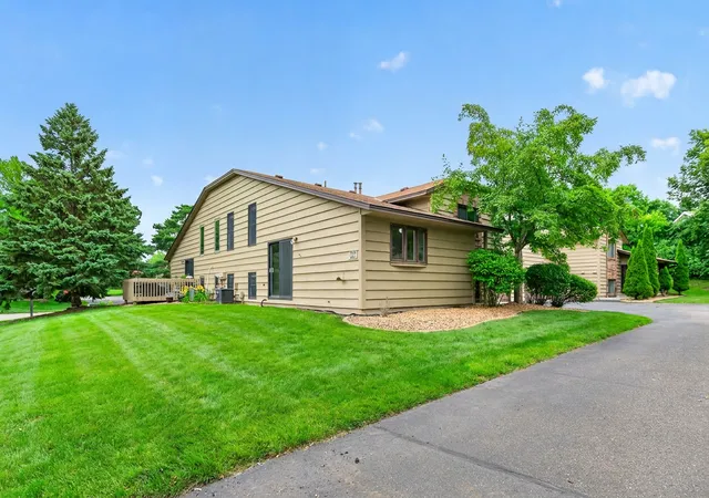 Homes for sale in Plymouth, MN | 3984 Orchid Ln N, Plymouth, MN 55446 | MLS# 7095539