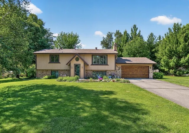 Homes for sale in Excelsior, MN | 2041 W 65th St, Excelsior, MN 55331 | MLS# 7095545