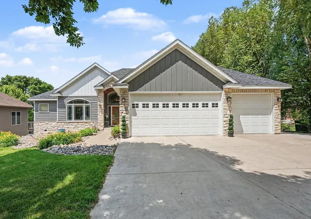 Homes for sale in New Prague, MN | 301 9Th St Se, New Prague, MN 56071 | MLS# 7095561