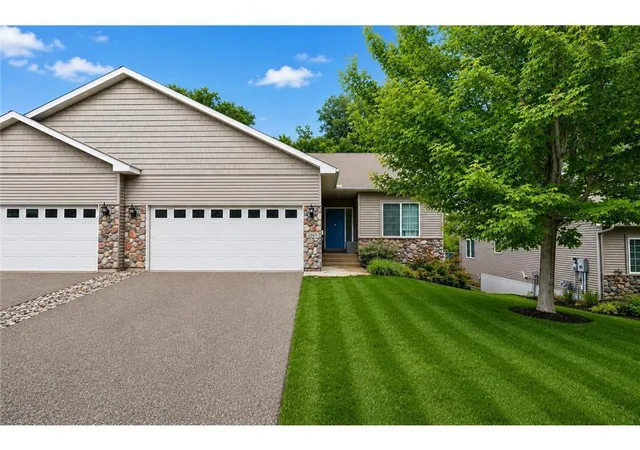 Photo 4 of Townhouse for sale at 3165 Doneene Ln, Saint Paul, MN 55121 | MLS# 7095562 | Listing updated on 2026-08-27