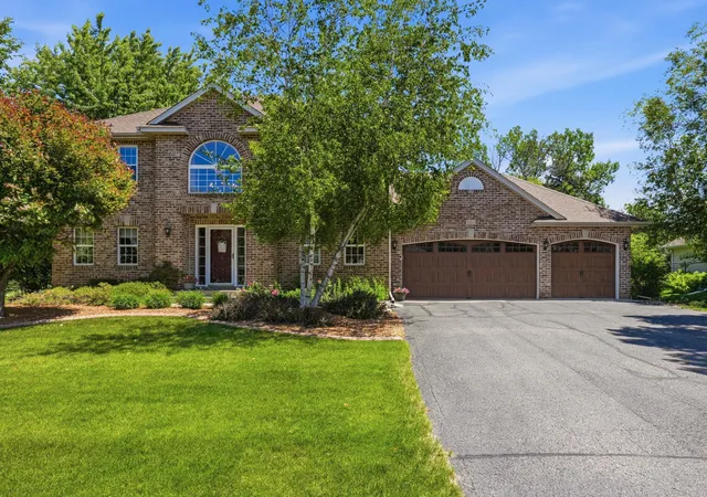 Photo 1 of Single family home for sale at 8511 Cedar Ct, Victoria, MN 55386 | MLS# 7095576 | Listing updated on 2026-08-19