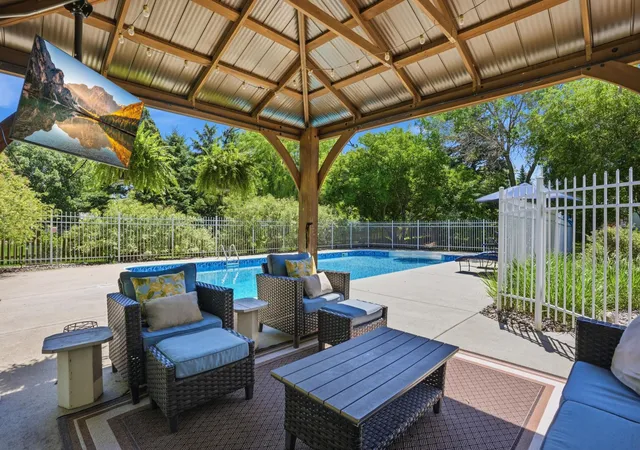 Photo 4 of Single family home for sale at 8511 Cedar Ct, Victoria, MN 55386 | MLS# 7095576 | Listing updated on 2026-08-19