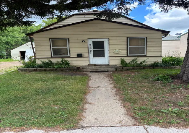 1st image of 517 8th St Se, Rochester, MN 55904 | MLS# 7095581