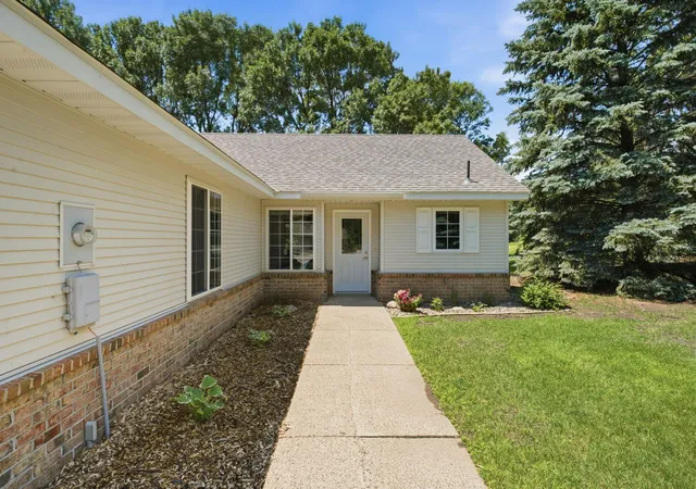 Homes for sale in Willmar, MN | 704 24th St Se, Willmar, MN 56201 | MLS# 7095589